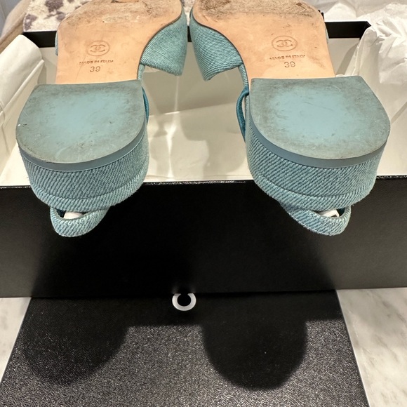 CHANEL 21S Neon Blue Denim Slingback Flats Cap Toe CC Shoes - Size 39 - Picture 4 of 13